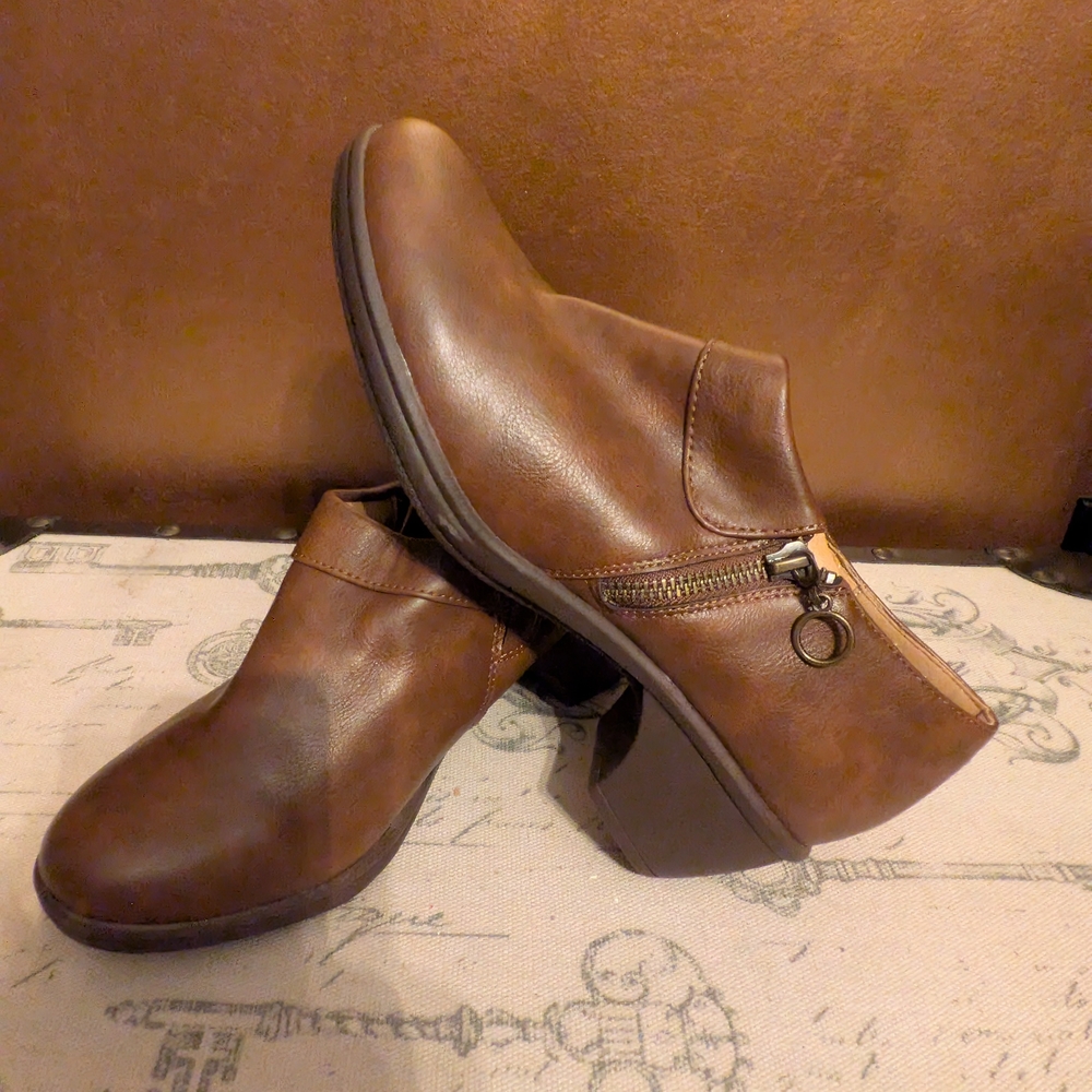 Elegant Brown Ankle Booties with Zipper Detail